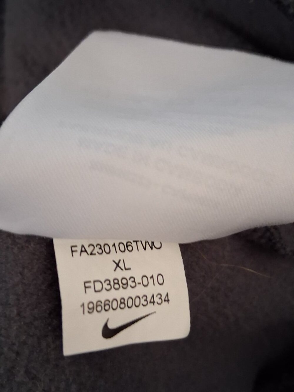 NIKE-GREY-PULL OVER-HOODIE-THUMB HOLES-LOGO ON FRONT-XL - Picture 6 of 6
